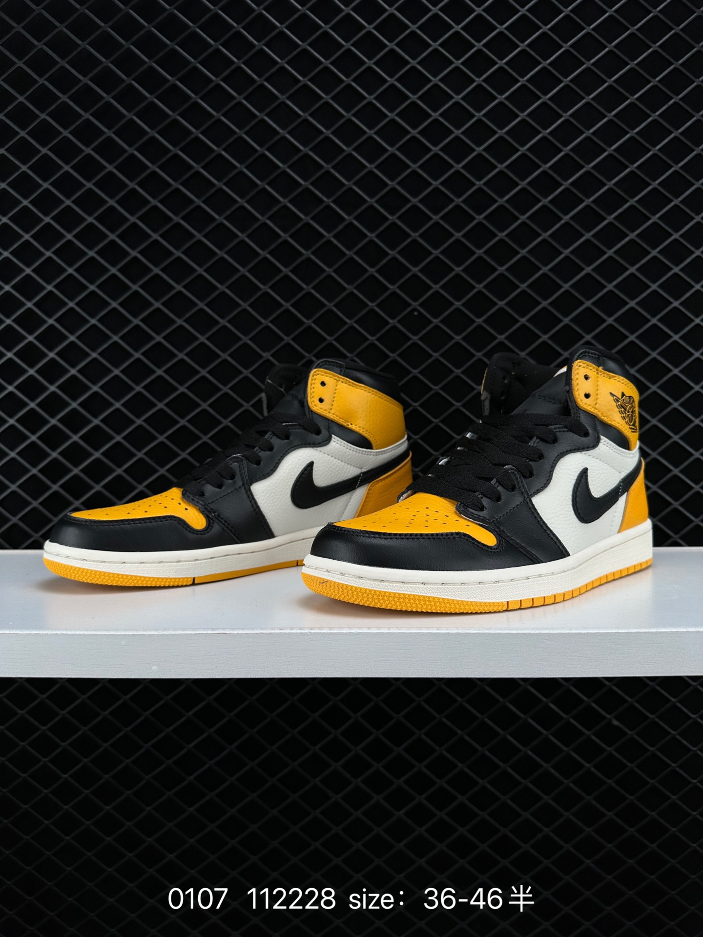 Nike Air Jordan 1 Retro High OG”Black/White“